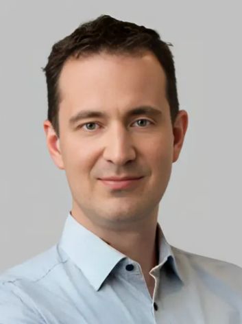 Dr. Varsányi Balázs